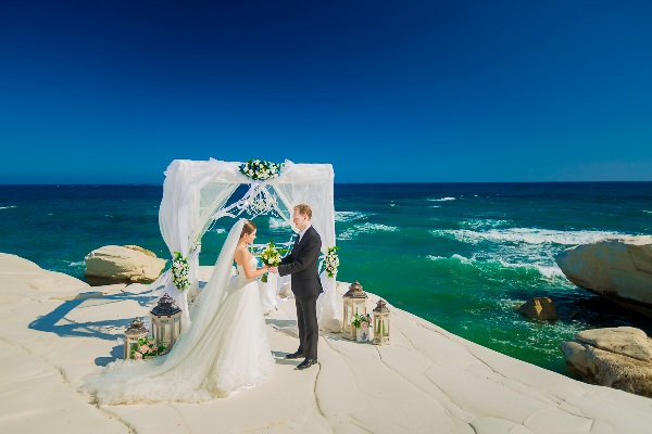 Свадьба на Кипре на берегу моря